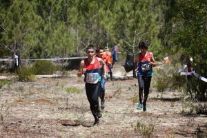 Equipa juvenis masculinos a terinar a prova de estafetas